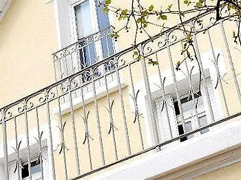 La Chaumiere Отель Вуарон