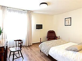 La Chaumiere