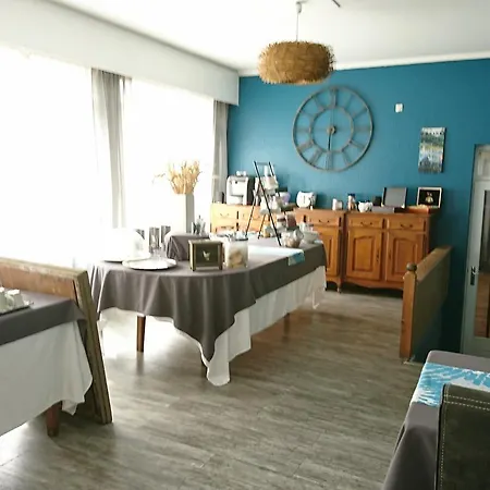 Отель La Chaumiere 2*