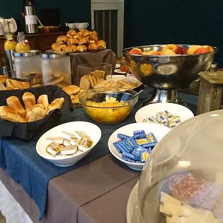La Chaumiere Отель Вуарон